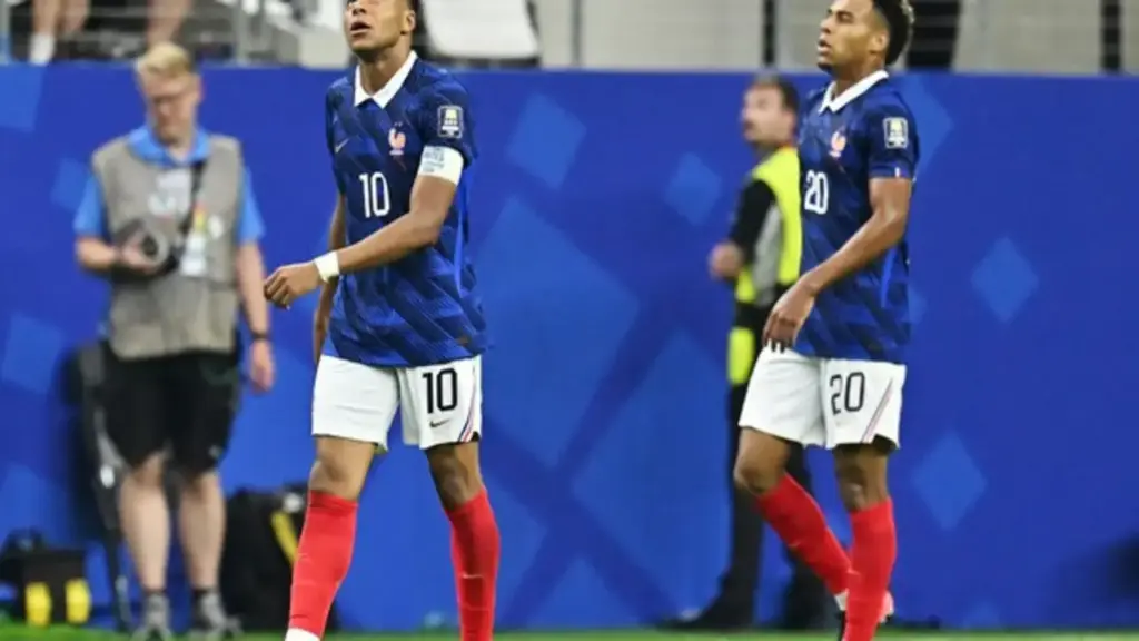 Pháp không còn tâm trạng đấu Anh tranh HCĐ, Mbappe chưa nguôi cơn giận vì thua Tây Ban Nha