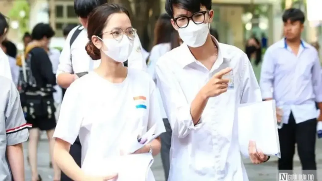 Phổ điểm xét tuyển đại học 2026: Khối B00 bứt phá, C00 giảm mạnh