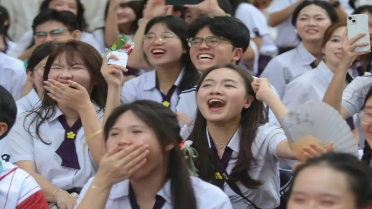 Phó giám đốc Sở GD&ĐT “giục” học sinh nhập học lớp 10 sớm