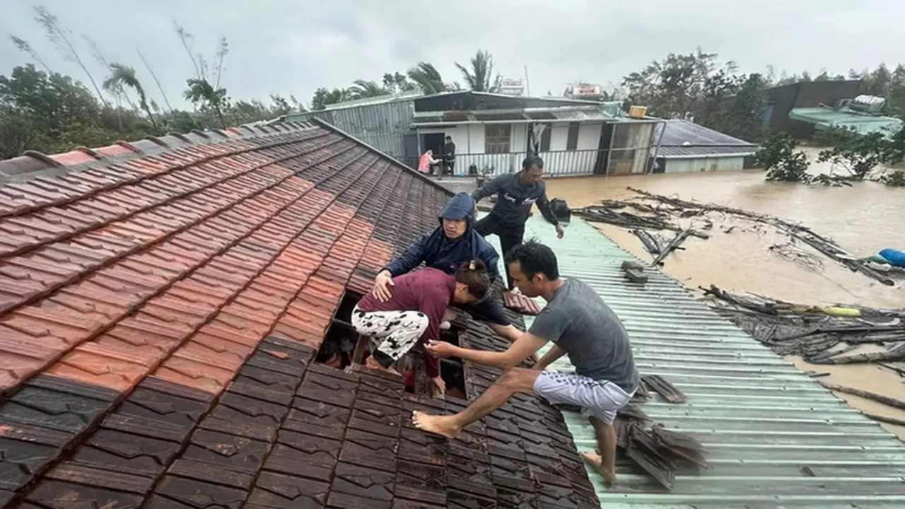 Phó thủ tướng: Mưa lũ mà để dân phải lên nóc nhà kêu cứu sẽ truy rõ trách nhiệm