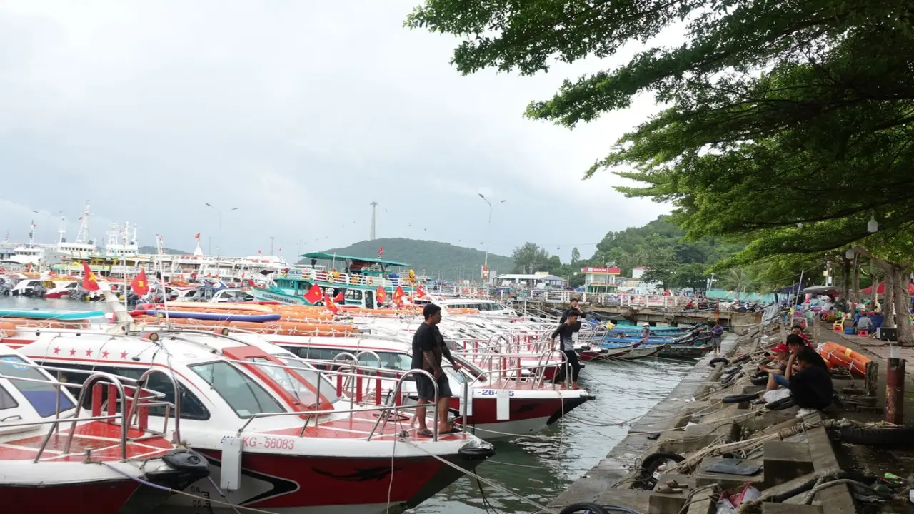 Phú Quốc siết chặt trật tự giao thông đường thủy, ca nô, đảm bảo an toàn cho du khách