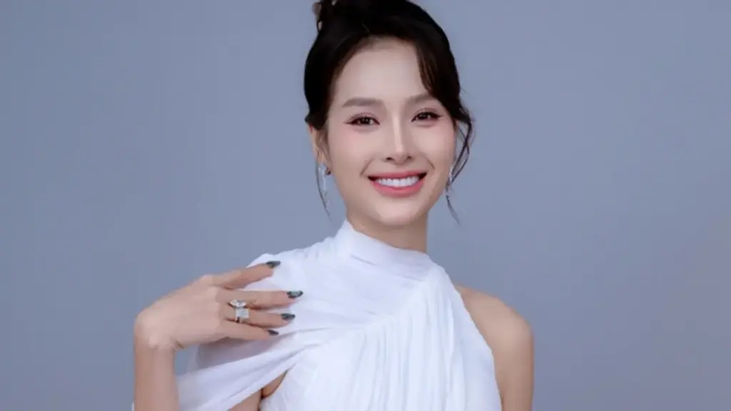 Phương Trinh Jolie nói lý do miệt mài đi học tuổi 38 và mối duyên với bolero