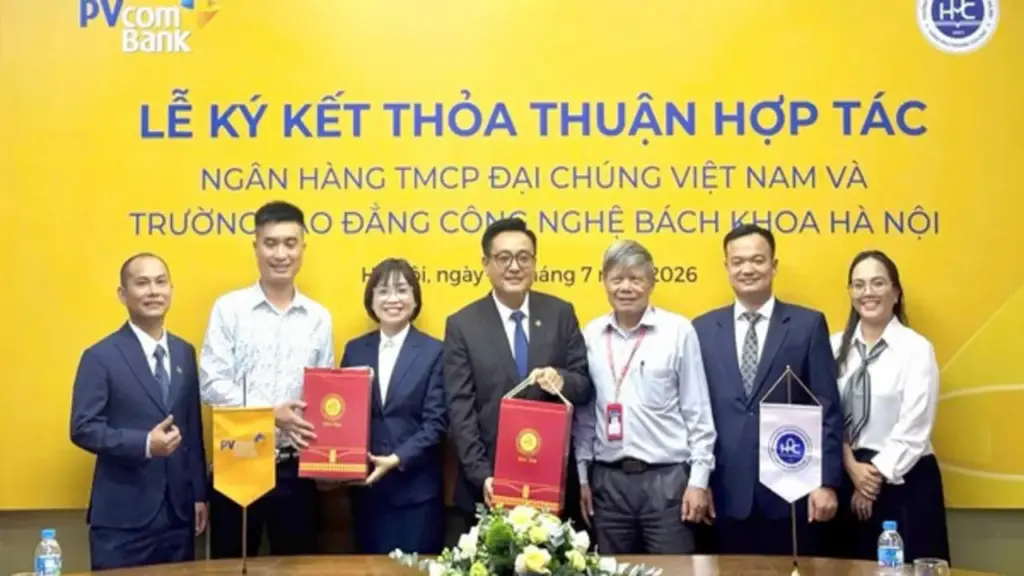 PVcomBank và Trường Cao đẳng Công nghệ Bách khoa Hà Nội ký kết thỏa thuận hợp tác toàn diện