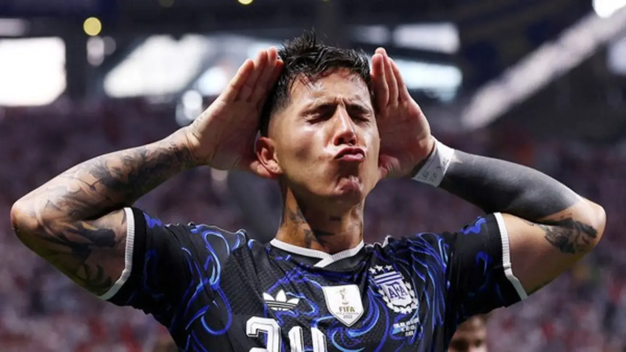 Quá thú vị fanpage FIFA bản tiếng Việt gọi Enzo Fernandez là ‘chàng thơ’, gây sốt cộng đồng mạng