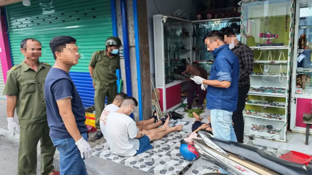 Quản lý địa bàn và người sau cai nghiện, công an phường khám phá nhiều vụ ma túy