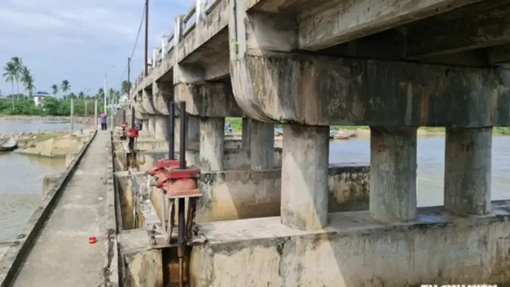 Quảng Ngãi chi 45 tỉ đồng sửa chữa đập ngăn mặn Hiền Lương