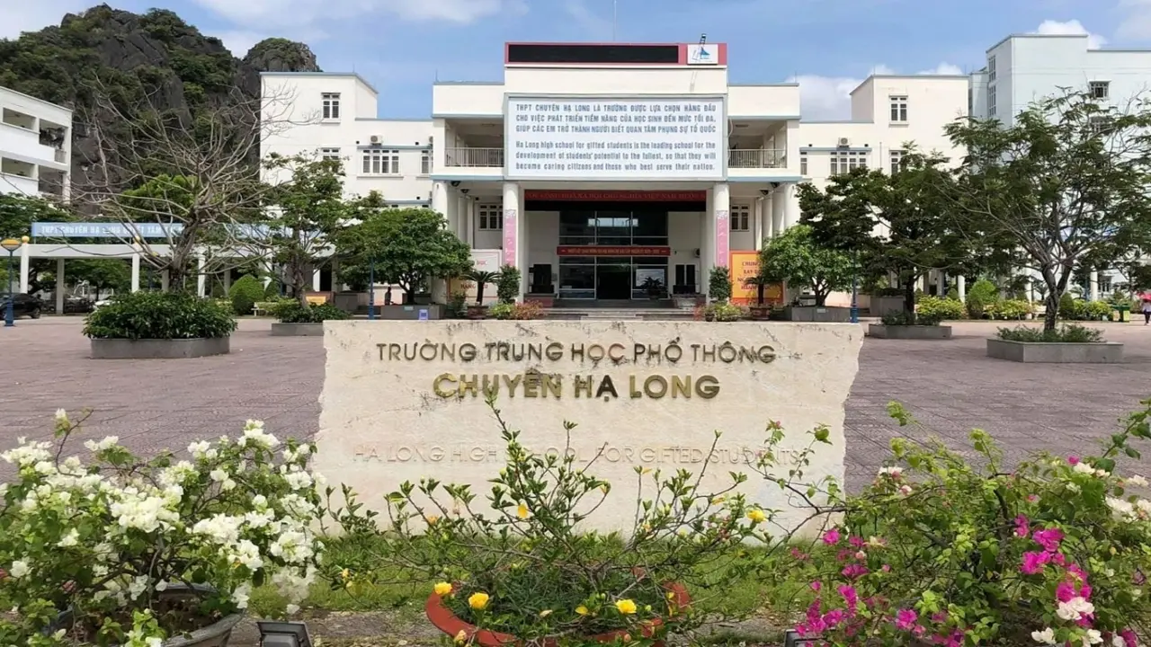 Quảng Ninh lắp điều hòa, điện mặt trời cho trường công