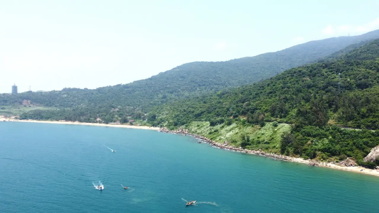 Quên gài khóa an toàn khiến du khách rơi khỏi dù lượn, tử vong: Phi công và công ty bồi thường bao nhiêu?