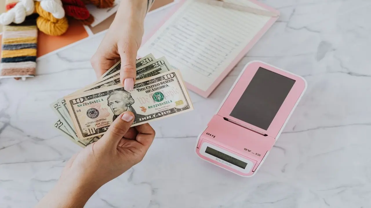 'Quy tắc 48 giờ' khi vừa nhận lương