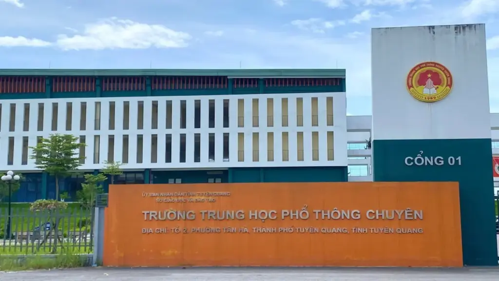 Quyền đăng ký xét tuyển đại học của 328 thí sinh chuyên Tuyên Quang ra sao?