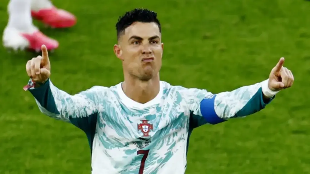 Ronaldo nói gì trước quả đá phạt đền lịch sử, giúp Bồ Đào Nha thắng ngược Croatia?