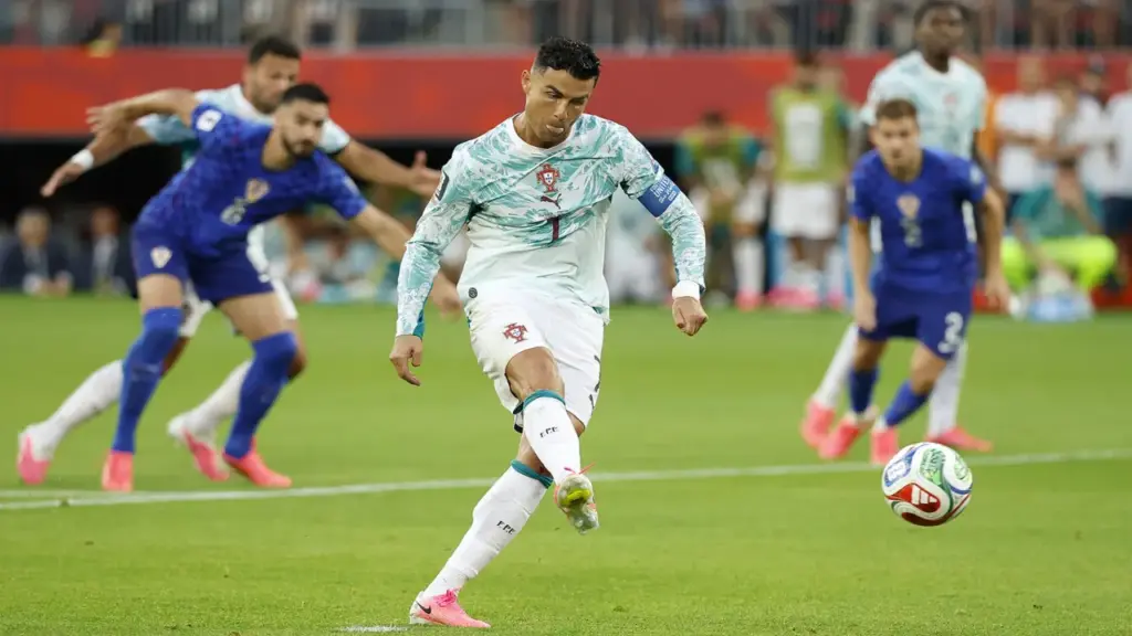 Ronaldo vào đội hình gây thất vọng nhất World Cup 2026