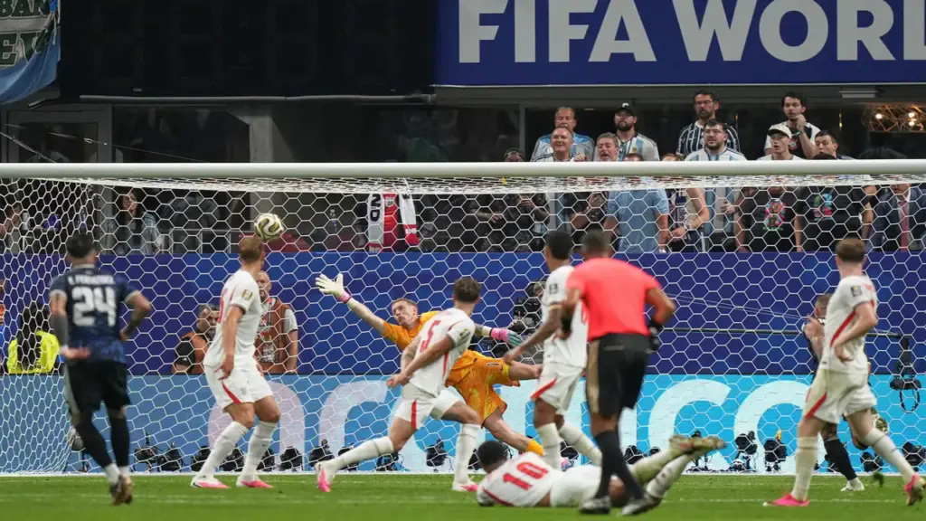Rooney: 'Anh thua vì Tuchel cố bảo toàn tỷ số 1-0'