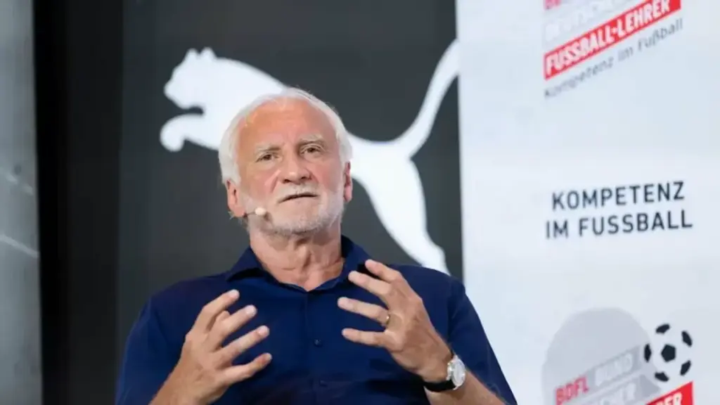 Rudi Voller: 'Bóng đá Argentina là gương xấu: