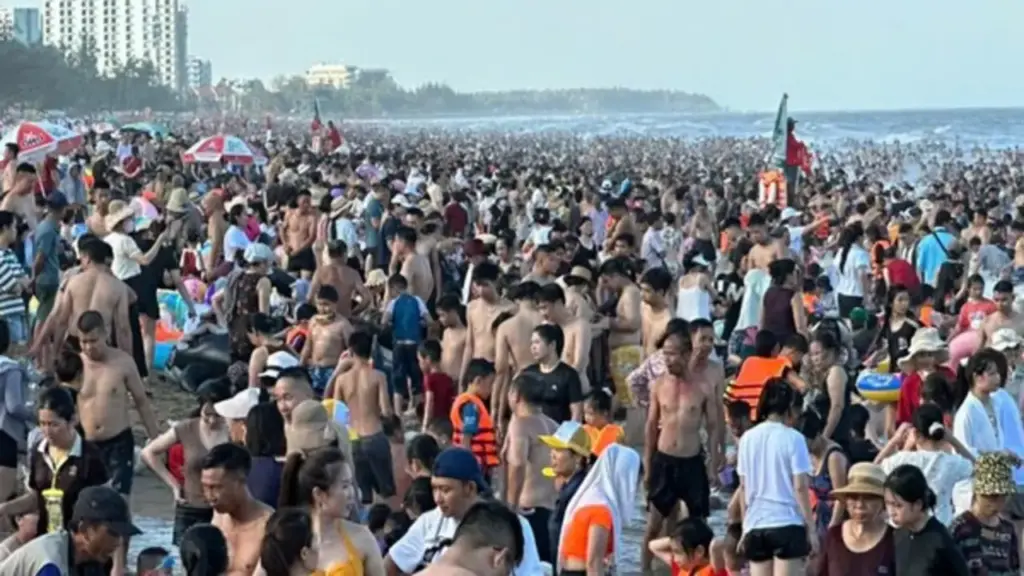 Sầm Sơn nhận giải thưởng bãi biển được yêu thích hàng đầu
