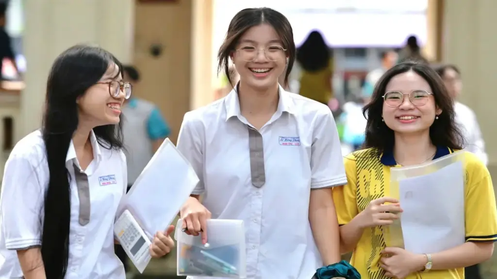 Sáng nay, Ngày hội lựa chọn nguyện vọng xét tuyển 2026 tại Hà Nội và TP.HCM
