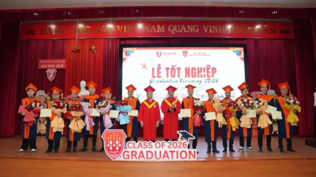 Sinh viên chưa tốt nghiệp đã có việc làm, lương 18 triệu đồng/tháng