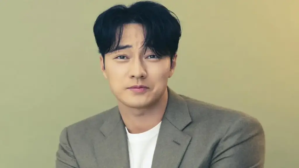 Sức hút quý ông tuổi trung niên của So Ji Sub