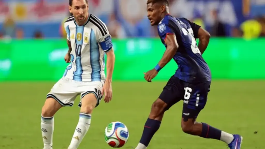 Thắng Cabo Verde, HLV Scaloni vẫn than: ‘Argentina bị vắt kiệt sức, nhiều cầu thủ còn chuột rút’
