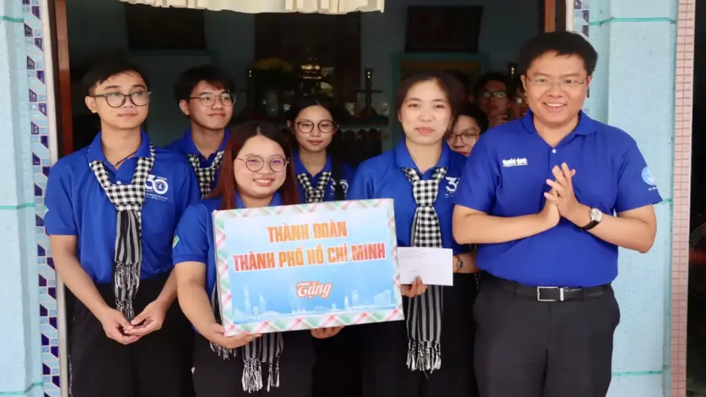 Thành Đoàn TP.HCM tiếp lửa chiến sĩ Mùa hè xanh tại miền Tây