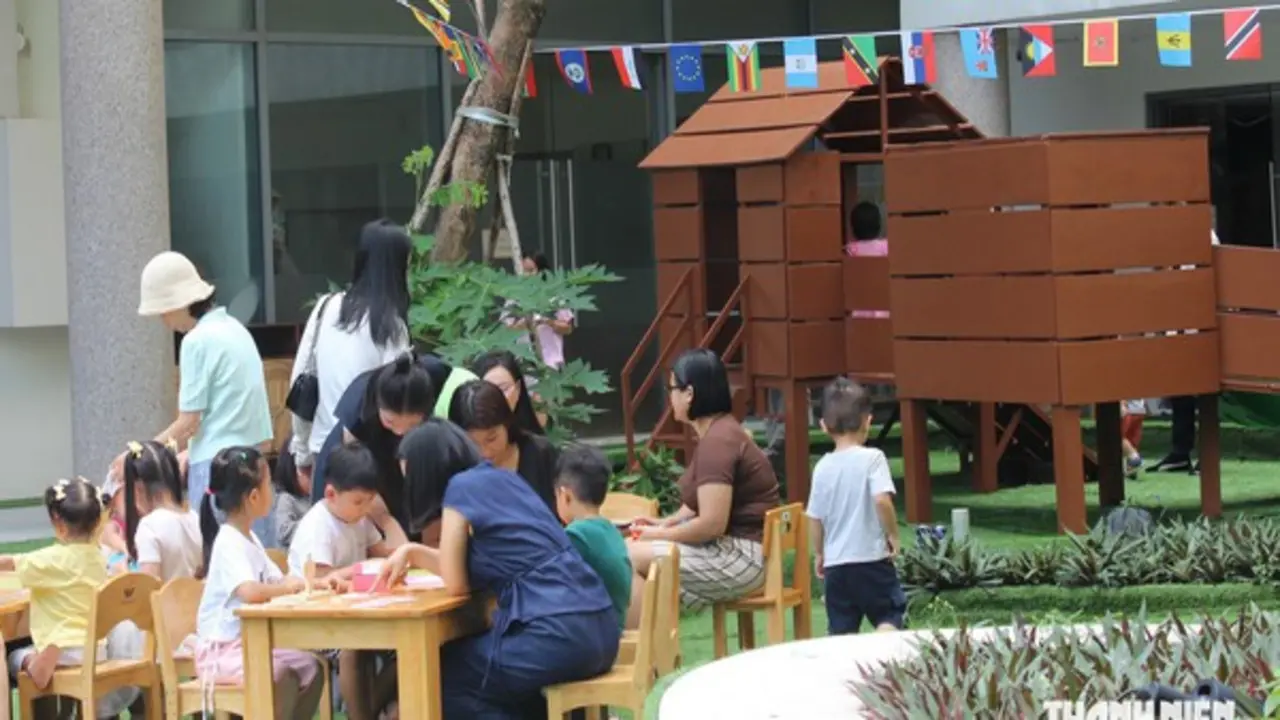 Thấy con hỏi 'vì sao', nhiều cha mẹ vô tình 'Hỏi gì nhiều thế'