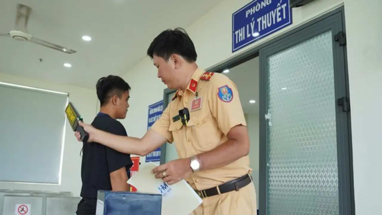 Thay đổi thi giấy phép lái xe từ 1.3.2027: Có hạng tăng gấp đôi số câu lý thuyết