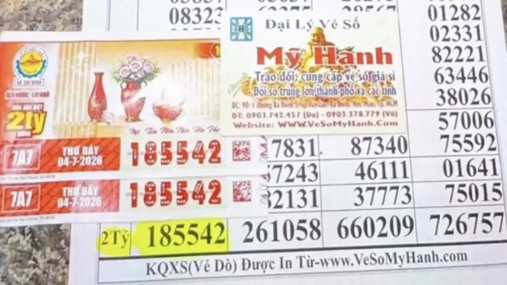 Thấy hàng xóm trúng số, liền dò vé phát hiện trúng độc đắc xổ số miền Nam