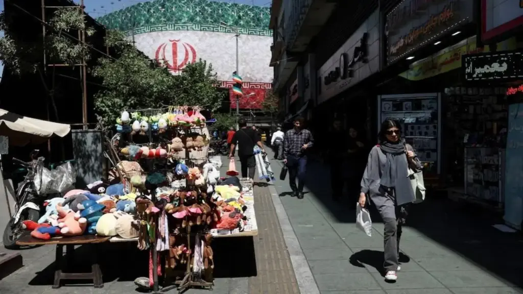 Thế "gọng kìm" Iran phải đối mặt khi quyết cứng rắn đến cùng với Mỹ