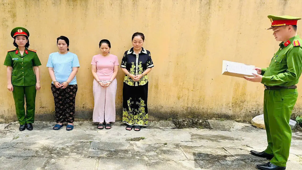 Thêm ba chủ tiệm vàng lớn ở TP HCM liên quan nhóm buôn lậu 30.000 viên kim cương