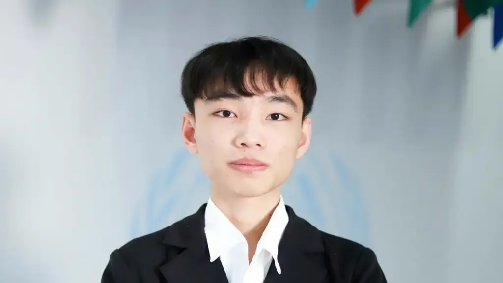 Thi lại để vào Sư phạm, nam sinh Ngoại giao đỗ đầu khối C00
