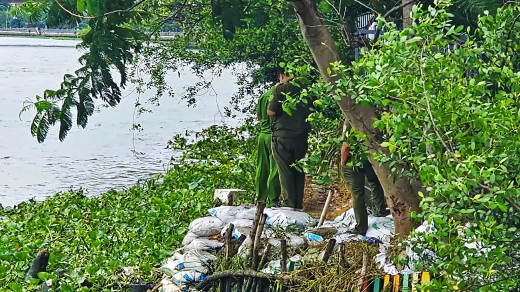 Thi thể phụ nữ không nguyên vẹn trong bao tải ven sông Sài Gòn