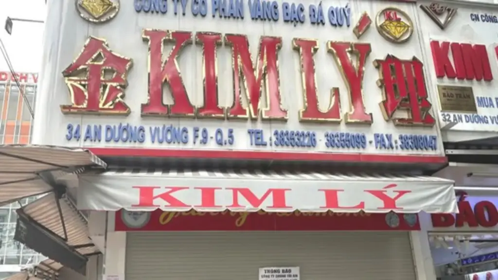 Thị trường kim cương TP.HCM nơi đóng cửa, nơi vắng ngắt
