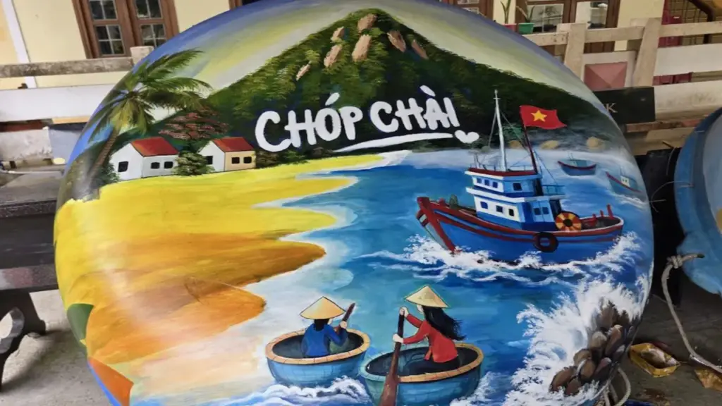 Thổi hồn vào thuyền thúng, thêm điểm check-in đón lễ hội cầu ngư