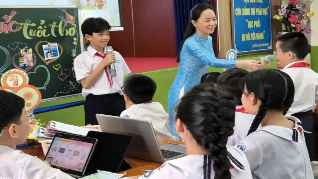 Thống nhất một bộ SGK từ 2026-2027: Giáo viên có sợ "lệch nhịp"?