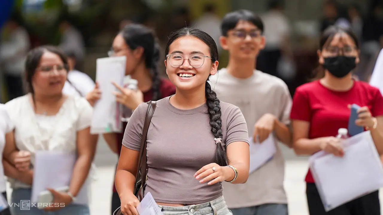 Thủ khoa 34 tỉnh, thành theo 7 tổ hợp xét tuyển đại học