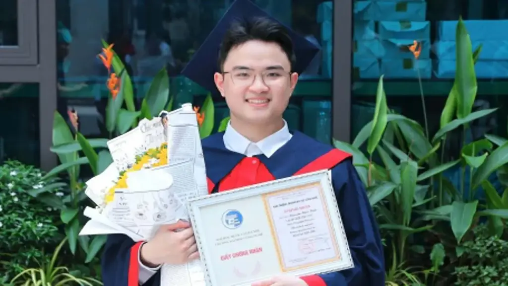 Thủ khoa Đại học Công nghệ sở hữu 3 công bố quốc tế về AI
