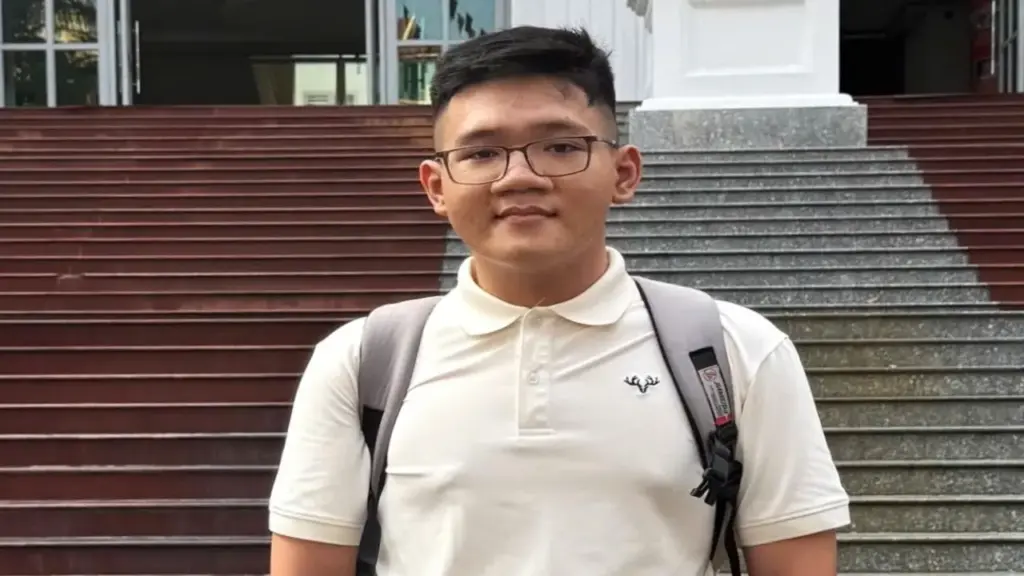 Thủ khoa tốt nghiệp THPT Cà Mau: "Em tiếc vì môn hoá không được 10 điểm"