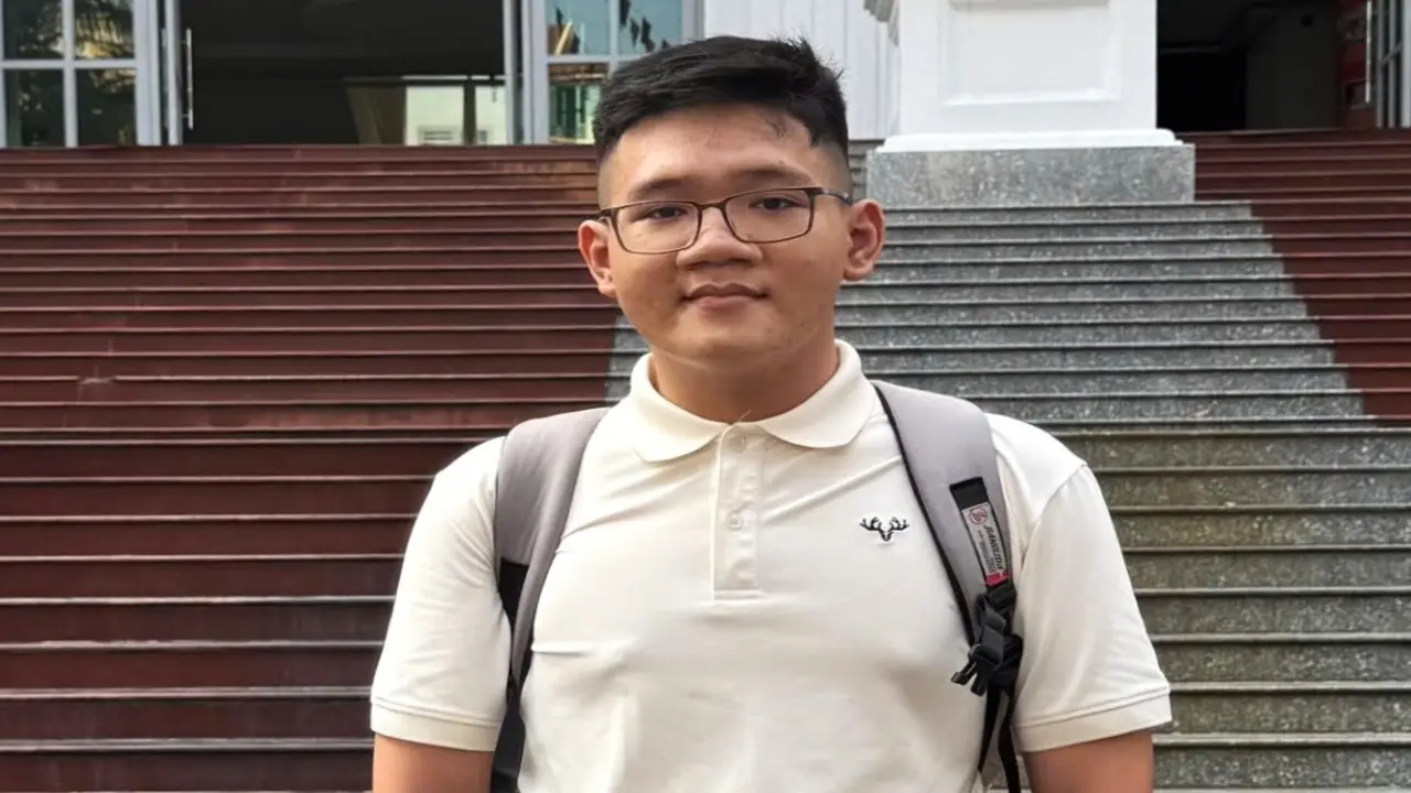 Thủ khoa tốt nghiệp THPT Cà Mau: "Em tiếc vì môn hoá không được 10 điểm"