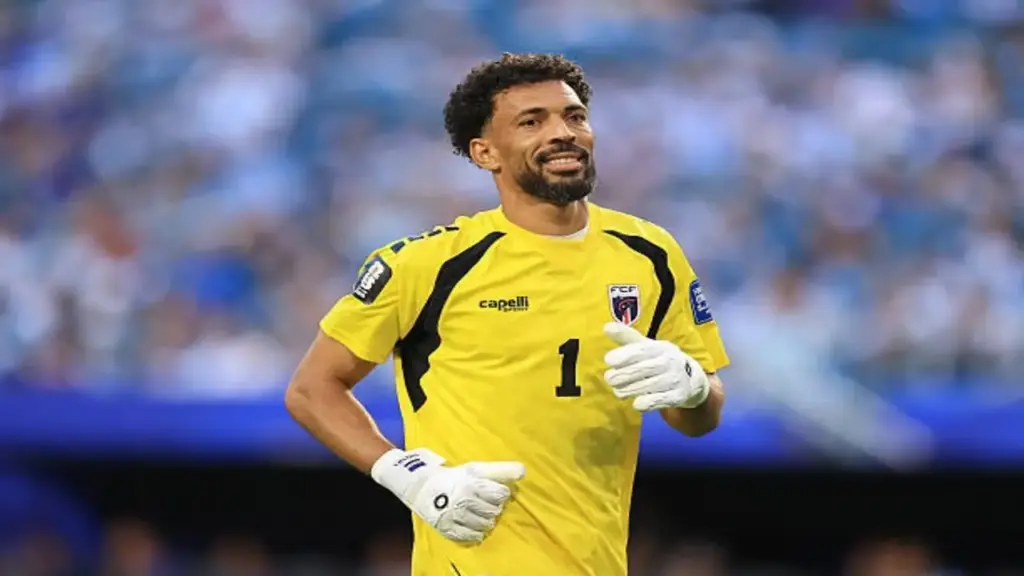 Thủ môn Cape Verde gây sốt khi rê bóng nhiều hơn Ronaldo tại World Cup 2026