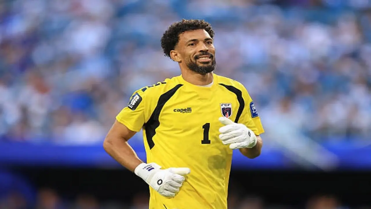 Thủ môn Cape Verde gây sốt khi rê bóng nhiều hơn Ronaldo tại World Cup 2026