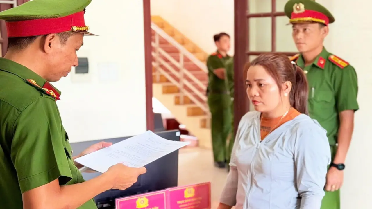 Thu mua mủ cao su bán, doanh thu 200 tỉ nhưng trốn thuế và... bị bắt