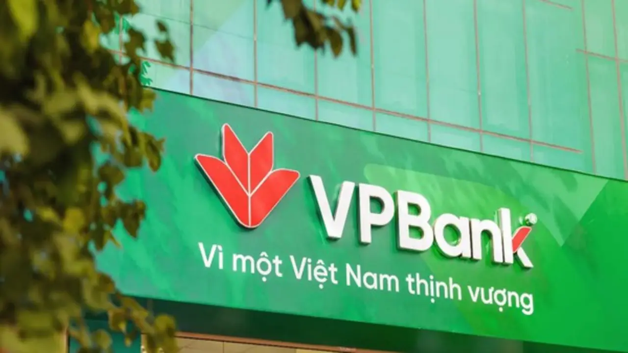 Thu nhập bình quân nhân viên VPBank sụt giảm, đạt trên 30 triệu đồng/tháng