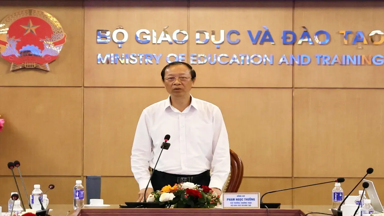 Thứ trưởng Bộ GD&ĐT: Tinh thần tự học của giáo viên sẽ lan tỏa tới học sinh