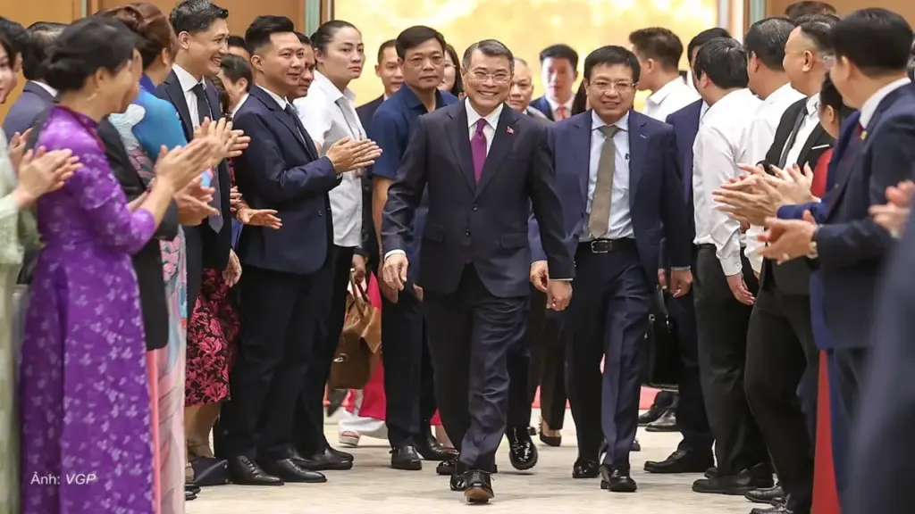 Thủ tướng: 'Có vấn đề gì khen Chính phủ thì để dịp khác'
