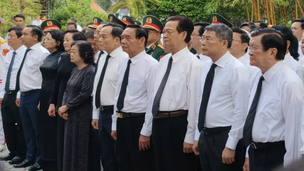 Thủ tướng dự lễ tìm kiếm hài cốt liệt sĩ ở công viên Lê Thị Riêng