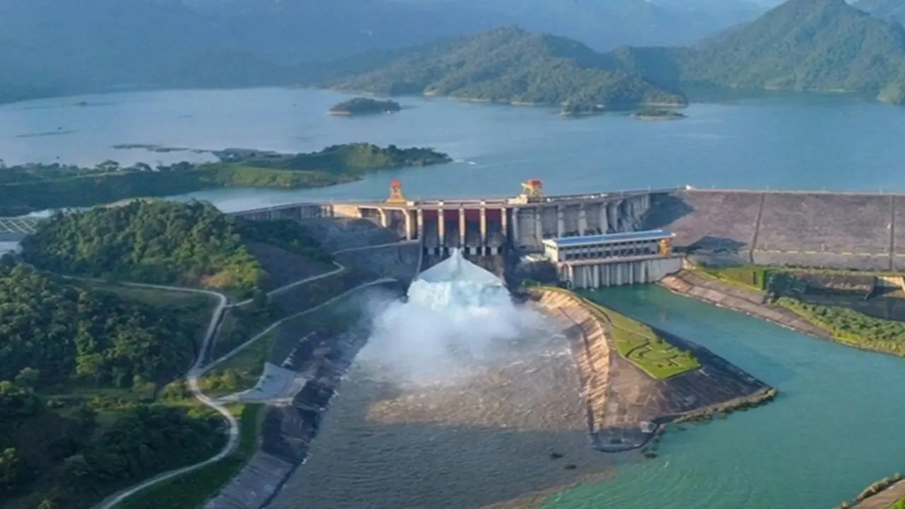 Thủy điện Tuyên Quang mở một cửa xả lũ vào chiều nay