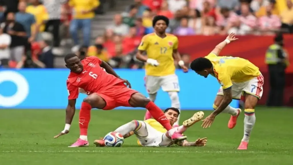 Thụy Sĩ 0-0 Colombia (hiệp 1): Thế trận giằng co
