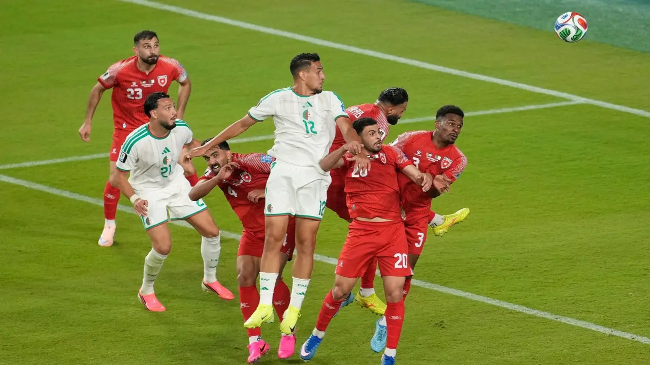 Thụy Sĩ - Algeria: Cầu thủ Việt kiều đá chính
