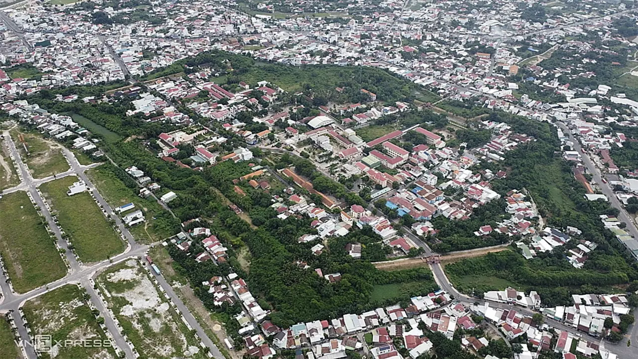 Tìm manh mối về 2-3 hố chôn tập thể trong thành cổ Diên Khánh
