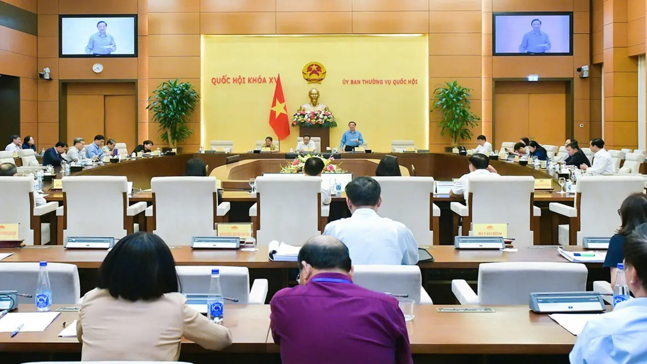 Tin tức sáng 8-7: Ủy ban Thường vụ Quốc hội cho ý kiến về dự Luật Đô thị đặc biệt, Luật Đất đai